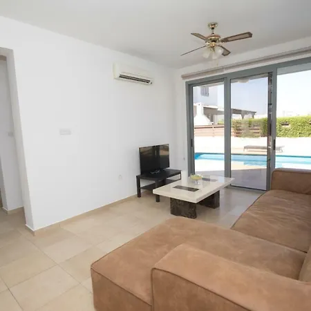 Villa Sunflower - 2 Bed *