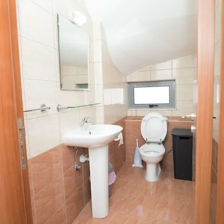 Villa Sunflower - 2 Bed Protaras