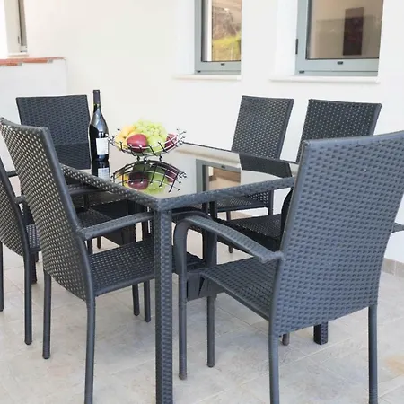 Sunflower - 2 Bed *
