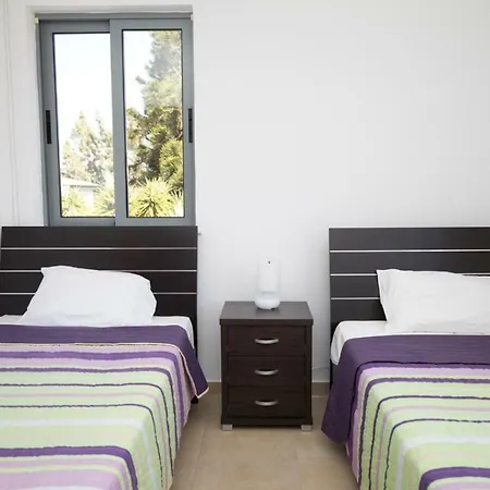 Villa Sunflower - 2 Bed *