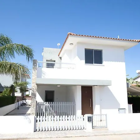 Sunflower - 2 Bed Villa *