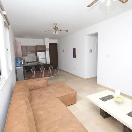Sunflower - 2 Bed * 普罗塔拉斯